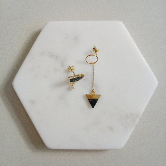 Curatelier Faith Asymmetrical Black Marble Stud Chain Earrings